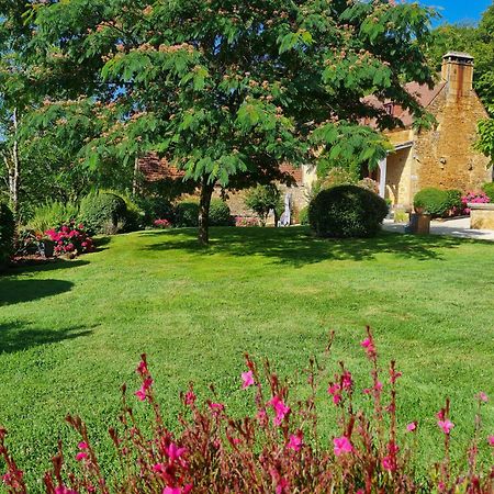 Le Clos De La Tour Sainte-Nathalène Buitenkant foto